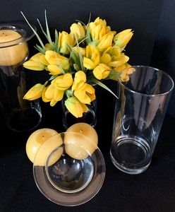lot 85 image: Bright Faux Florals and Candle Decor