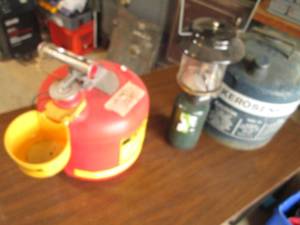 Propane Lantern on 1lb cylinder, pl...