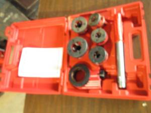 Tekton ratchet pipe threader kit wi...