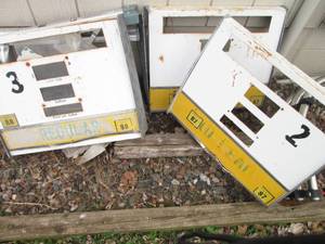 3 Gas pump fronts, great vintage di...