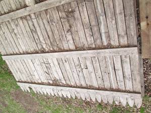 4 panels of pickett fencing, outdoo...