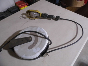 Heavy duty retractable hangable ext...