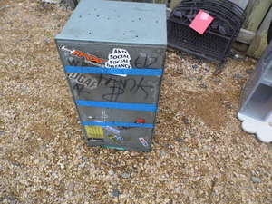 Metal cabinet