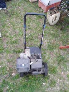 Briggs & Strattom motor on wheeled ...