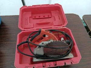 Heavy Duty circular saw in a case...