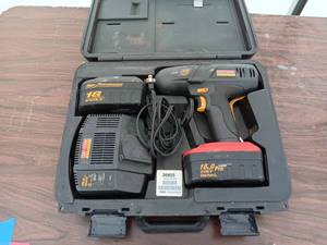 Craftsman cordless drill with batte...