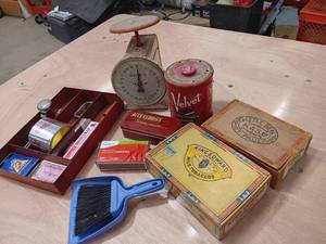 Lot of vintage items...