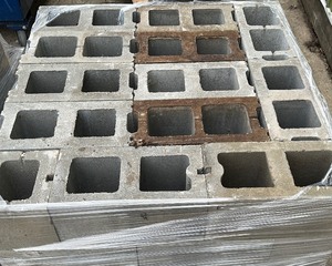 lot 351 image: Concrete Blocks
