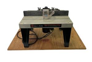 lot 393 image: RouterJig Saw Table