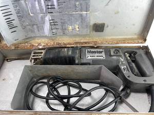 lot 318 image: Black and Decker Reciprocating Saw