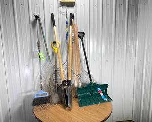 lot 295 image: 10 Piece Garage Lot