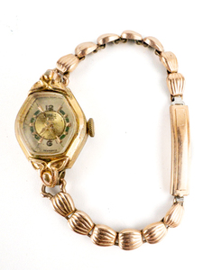 lot 117 image: Ladys Set of three Watches. WorkingNot Working.