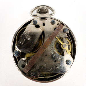 lot 147 image: Bulls Eye Model 90001 Silver Tone Base Metal Mechanical Pocket Watch. Not Working