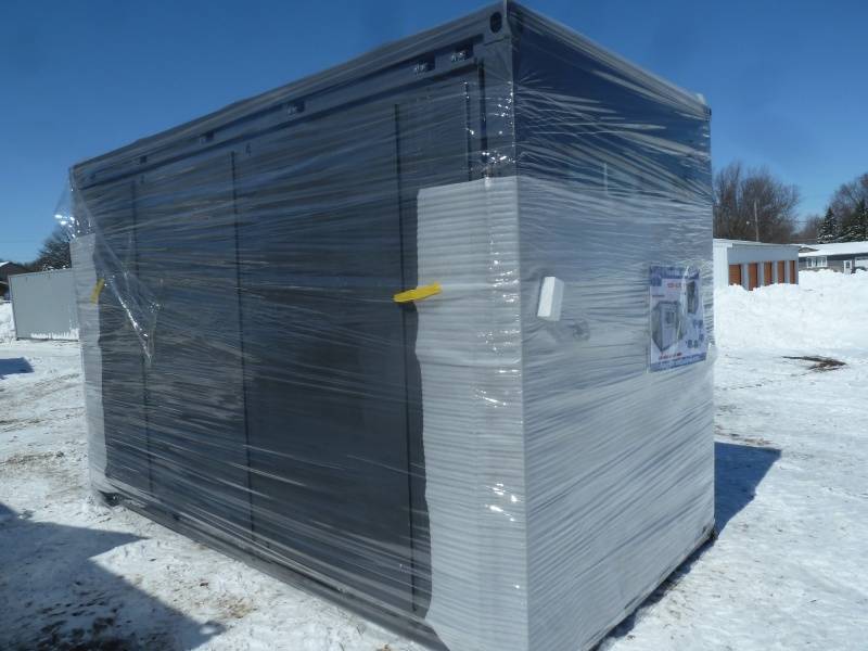lot 5 image: Bastone Portable House 13 x 20