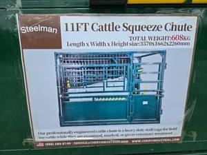 lot 2 image: Steelman Cattle Squeeze Chute 11