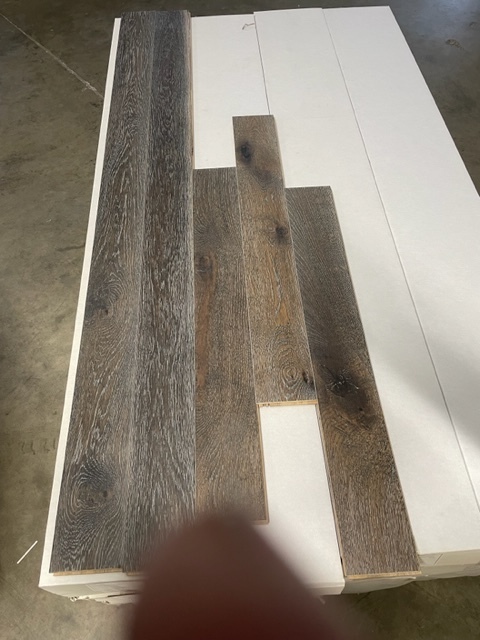 lot 168 image: 415 SF Solid Oak Prefinished E2 Wire-brushed Flooring. EXTREMELY NICE Flooring   WB