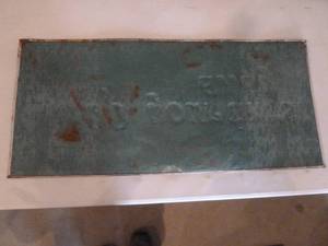 lot 1 image: Vintage 7UP Tin Sign