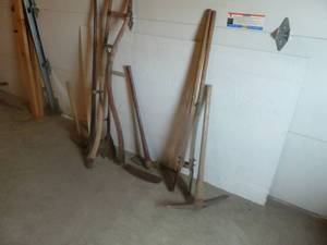lot 23 image: Antique Tools