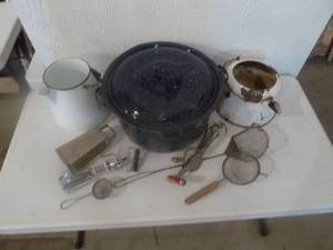 lot 50 image: Porcelain Canner, Coffee Pot & more