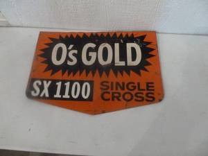 lot 52 image: 1973 Os Gold Tin Sign