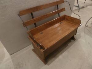 lot 57 image: Vintage Oak Foot Bench