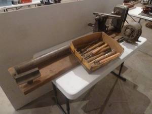 lot 65 image: Antique Craftsmen  Wood Lathe