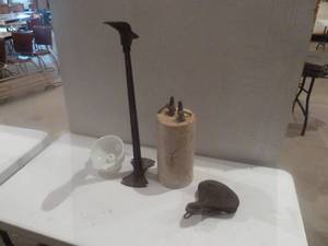 lot 73 image: Antique Shoe Maker Stand, Crock,