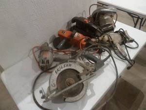 lot 91 image: Assorted Power Tools Saws