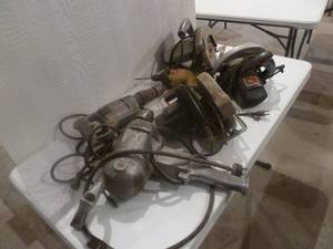 lot 92 image: Circle Saws x 3 & 2 Drills x 2