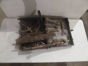 lot 101 image: Antique Tool Box