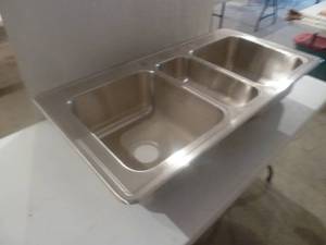 lot 122 image: Stainless Steel Sink