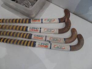 lot 131 image: Street Hockey Sticks