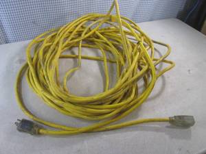 lot 19 image: (EW2) Heavy Duty Extension Cord