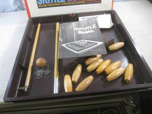 lot 24 image: (EW6) Vintage Skittle-Bowl Game with Box