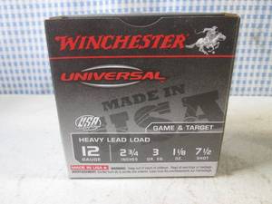 lot 31 image: (EC1) Box of 25 Winchester Game & Target 12 Gauge Shot Gun Shells