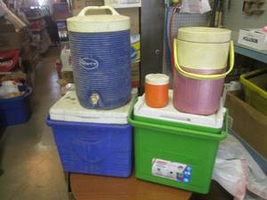 lot 51 image: (BS) 2 Coleman Coolers and Coleman and Gott Beverage Dispensers