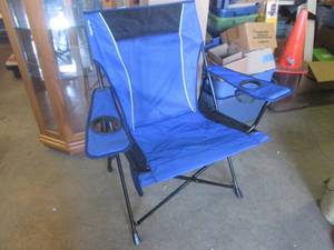 lot 68 image: (F-3) Kijaro Portable Folding Chair