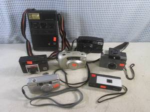 lot 348 image: (CS) Assorted Vintage Cameras