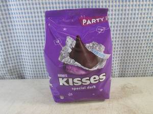 lot 344 image: (B-2) Party Pack Bag Hersheys Kisses Special Dark 2 Pounds .1 Ounce Past Date