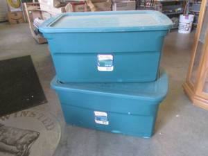 lot 341 image: (EC1) 2 Large Sterilite 33 Gallon Totes with Lids