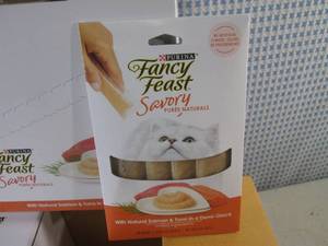 lot 333 image: (F-0) Case of Cat Treats 30 - 4-Pack  2 Inner Boxes with 15 4-Packs Fancy Feast Puree Salmon & Tuna Past Date