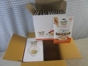 lot 332 image: (F-0) Case of Cat Treats 30 - 4-Pack  2 Inner Boxes with 15 4-Packs Fancy Feast Puree Salmon & Tuna Past Date