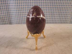 lot 327 image: (FS) Polished Stone Egg with Stand - Egg is 2 34 x 2