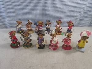 lot 320 image: (CS) Home Interiors 12 Month Bears Set