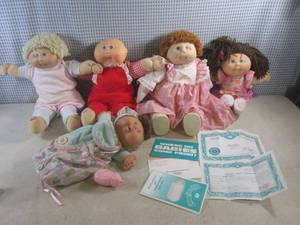 lot 315 image: (D-3) 5 Cabbage Patch Kids Dolls - 1 Has Papers