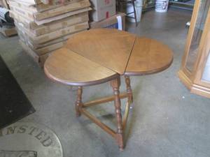 lot 300 image: (FS) Wood 3 Drop Sides Occasional Table Top Approx 27 When Up x 23 34 H