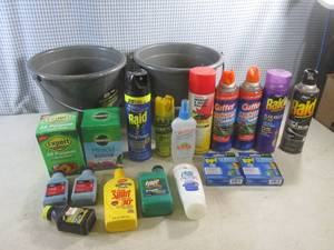 lot 276 image: (BR3) 2 Buckets Full of Misc Bug Sprays, Plant Food, 2 Cycle Oil Etc