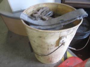 lot 81 image: (FDS) 5 Gallon Bucket Full of Lead - Very Heavy