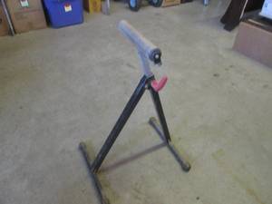 lot 93 image: (EW7) Folding Adjustable Roller Stand