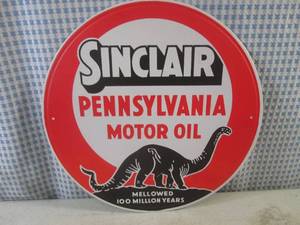 lot 126 image: (FS) Round Sinclair Pennsylvania Motor Oil Tin Sign 11 34